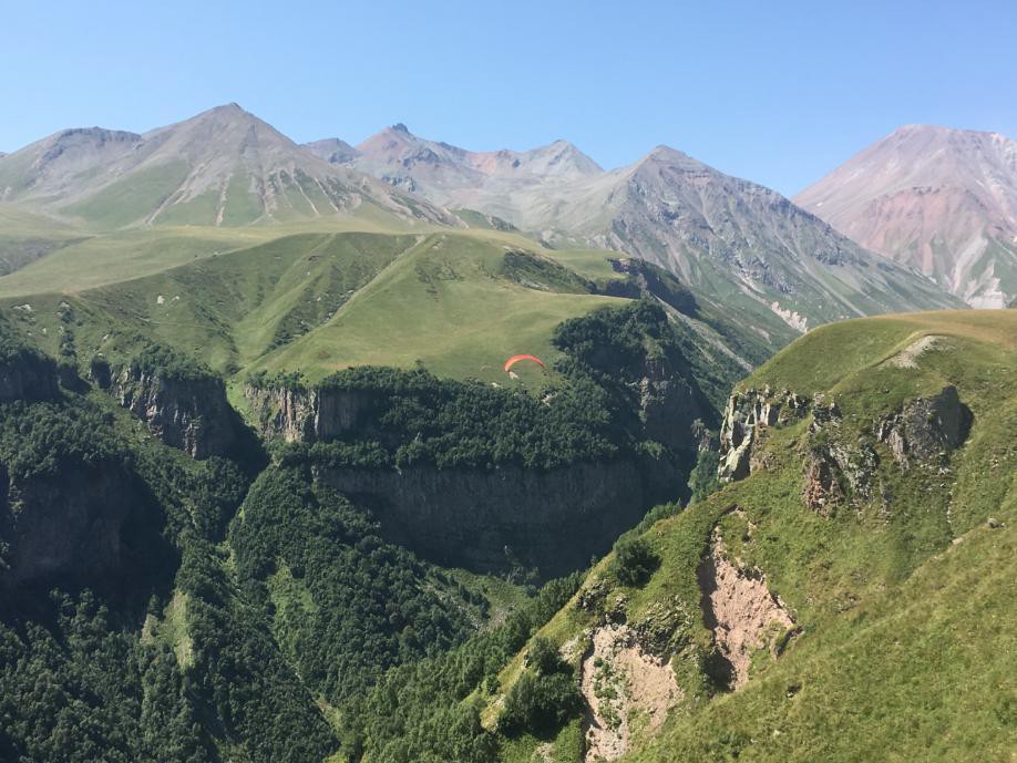 高加索山